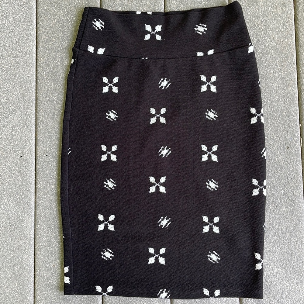 LuLaRoe Black and White Pencil Skirt